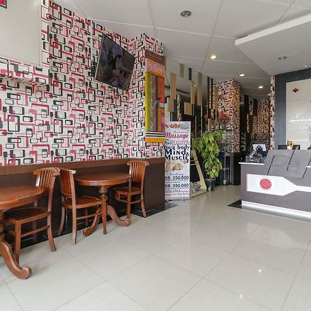 Reddoorz Plus Near Fort Rotterdam Makassar Exterior foto
